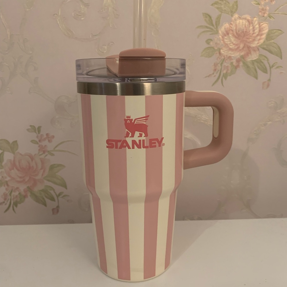 Stanley Oasis Peach whip cabana gloss 20 oz